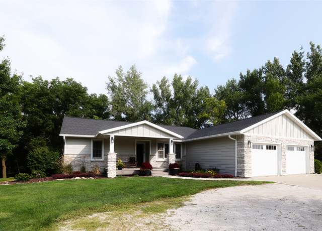 Property at 1217 Jasmine Pl, Ogden, IA 50212, 5 beds, 3 baths