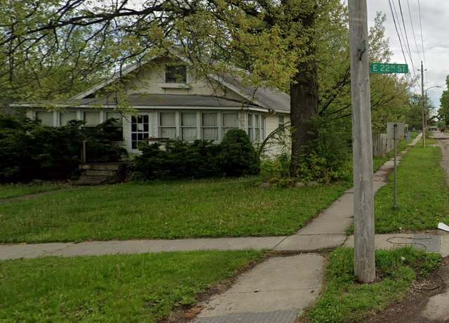 Property at 1601 E 22nd St, Des Moines, IA 50317, 3 beds, 1.5 baths