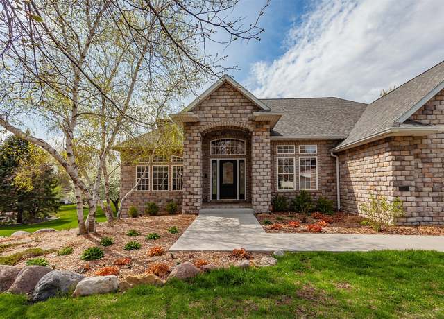 Property at 12917 Timberline Dr, Urbandale, IA 50323, 3 beds, 3.5 baths