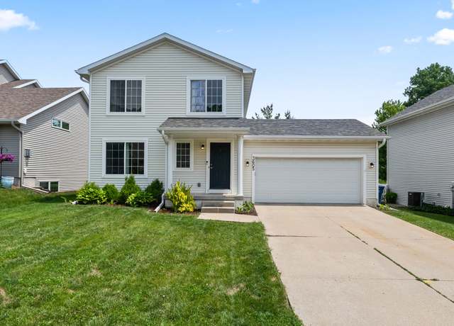 Property at 3605 Village Run Dr, Des Moines, IA 50317, 3 beds, 2.5 baths