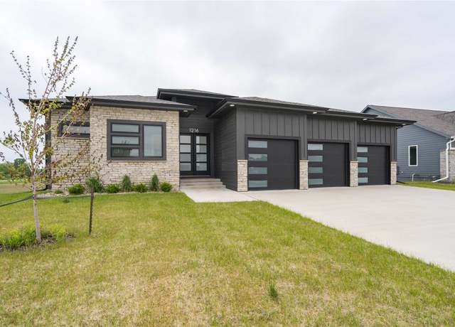 Property at 1216 NW Arbor Ct, Ankeny, IA 50023, 5 beds, 4.5 baths