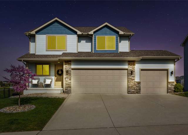 Property at 655 NE Badger Ln, Waukee, IA 50263, 4 beds, 3.5 baths