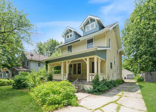Property at 1236 43rd St, Des Moines, IA 50311, 4 beds, 1.5 baths