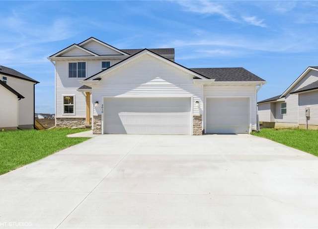 Property at 3010 6th Ave SW, Altoona, IA 50009, 3 beds, 2.5 baths