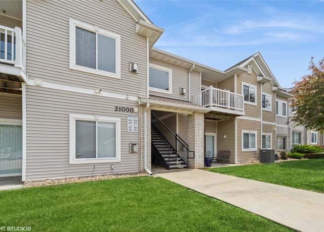 Property at 8601 Westown Pkwy #21207, West Des Moines, IA 50266, 3 beds, 2 baths