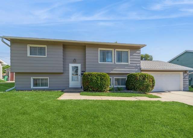 Property at 714 NE 5th St, Ankeny, IA 50021, 4 beds, 2 baths