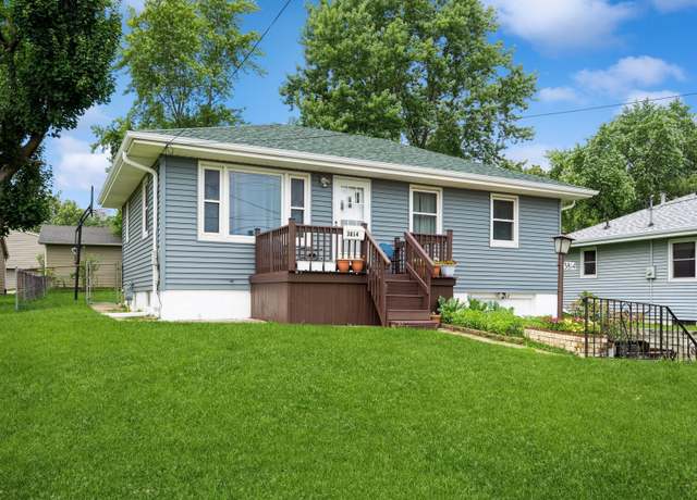 Property at 3814 66th St, Urbandale, IA 50322, 3 beds, 1 bath