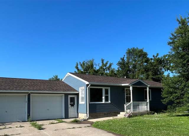 Property at 320 1st Ave, Grinnell, IA 50112, 3 beds, 2 baths