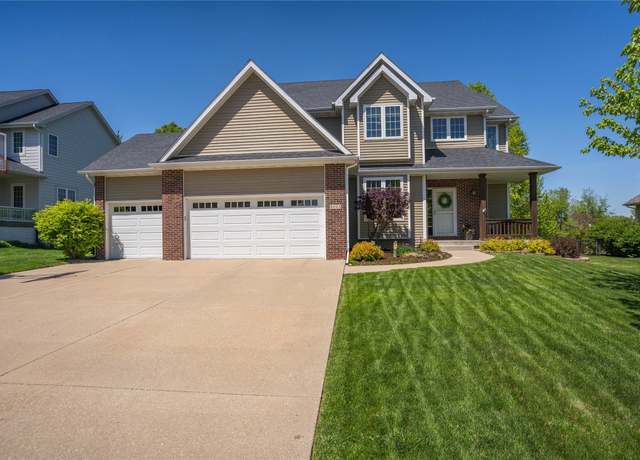 Property at 9823 Hickory Dr, Urbandale, IA 50322, 4 beds, 3.5 baths