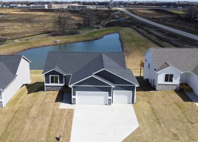 Property at 975 11th St, Waukee, IA 50263, 3 beds, 2 baths