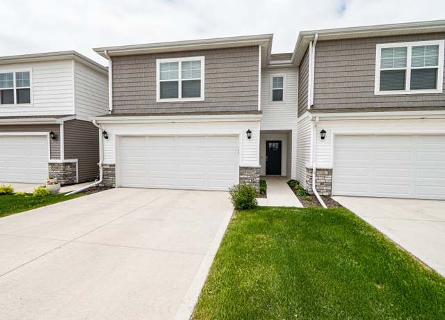 Property at 5502 144th St, Urbandale, IA 50323, 3 beds, 2.5 baths