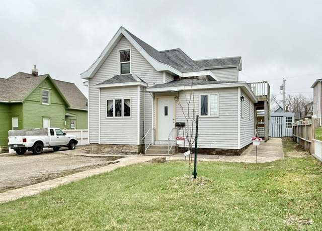 Property at 603 E Church St, Marshalltown, IA 50158, 5 beds, 3 baths