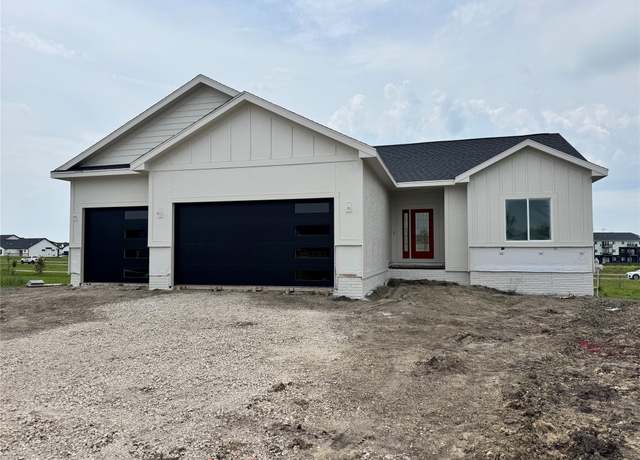 Property at 850 NW Frescott Cir, Waukee, IA 50263, 5 beds, 3 baths