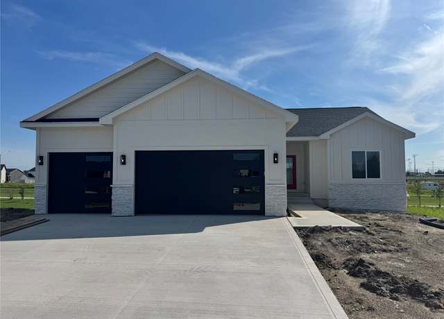 Property at 850 NW Frescott Cir, Waukee, IA 50263, 5 beds, 3 baths