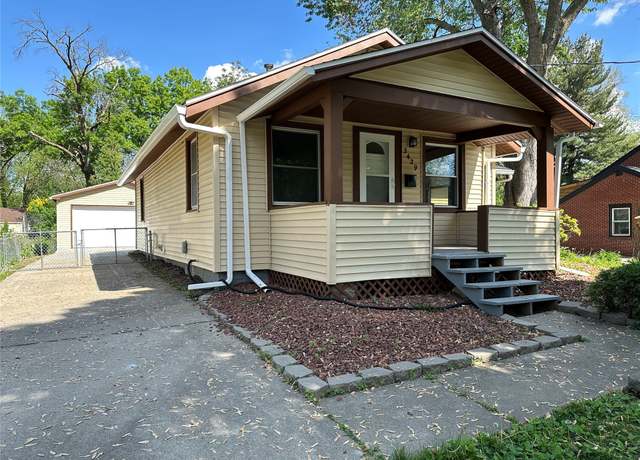 Property at 3429 54th St, Des Moines, IA 50310, 3 beds, 1.5 baths