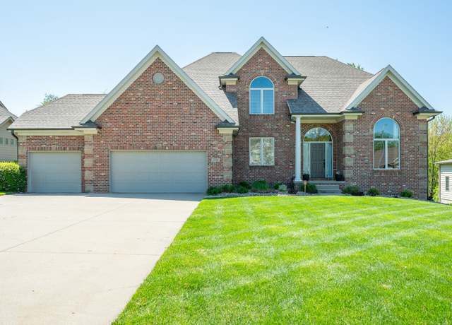 Property at 2920 160th St, Urbandale, IA 50323, 5 beds, 5.5 baths