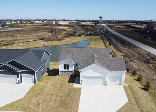 Property at 985 11th St, Waukee, IA 50263, 3 beds, 2 baths