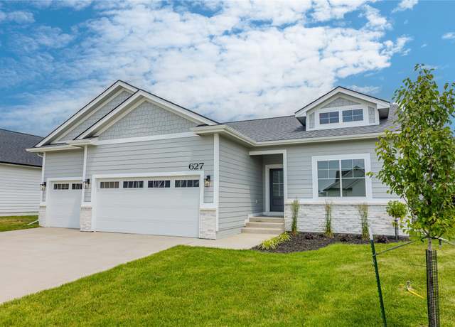 Property at 627 Dolce Ct, West Des Moines, IA 50266, 4 beds, 3 baths