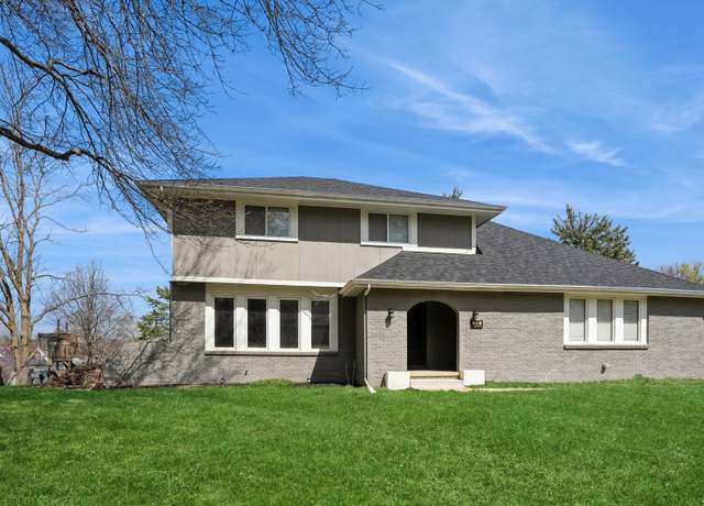 Property at 306 W Madison Pl, Indianola, IA 50125, 3 beds, 3.5 baths