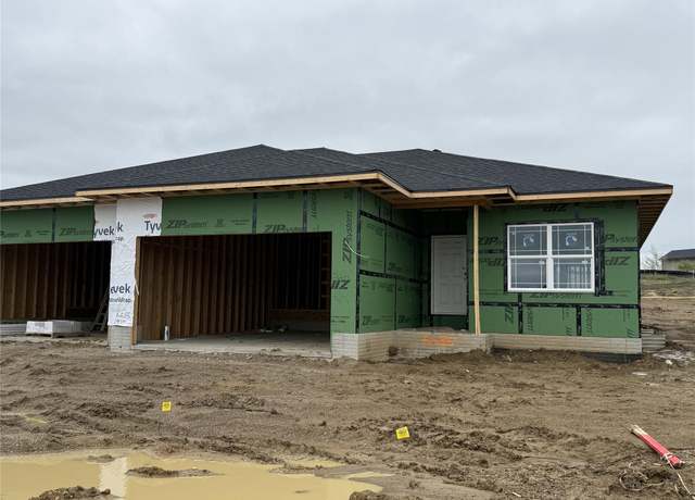 Property at 2935 Lake Hill Dr, Des Moines, IA 50320, 4 beds, 3 baths