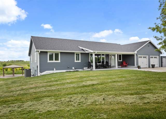 Property at 3001 Truro Rd, Truro, IA 50257, 4 beds, 3 baths