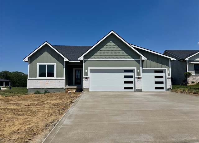 Property at 5557 165th St, Urbandale, IA 50323, 5 beds, 3 baths
