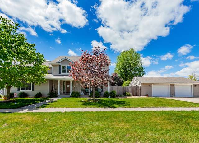 Property at 801 N 15th St, Indianola, IA 50125, 4 beds, 3.5 baths