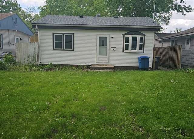 Property at 2722 Chicago Ave, Des Moines, IA 50317, 2 beds, 1 bath