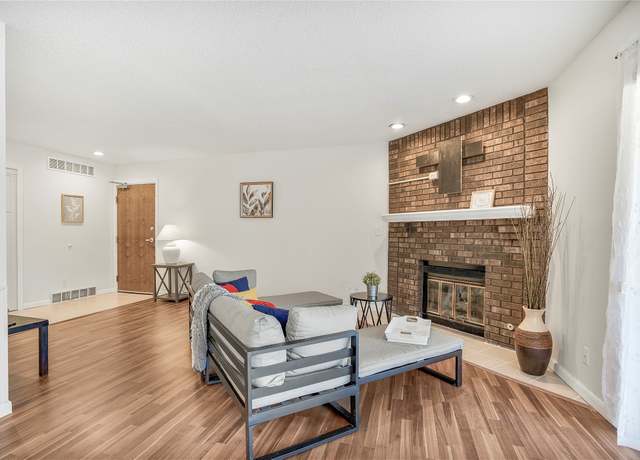 Property at 1100 50th St #2208, West Des Moines, IA 50266, 3 beds, 2 baths