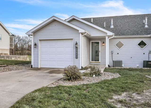 Property at 2302 Bos Landen Dr #1, Pella, IA 50219, 2 beds, 1.5 baths