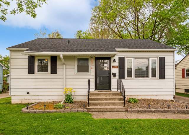 Property at 2012 61st St, Des Moines, IA 50322, 3 beds, 2 baths