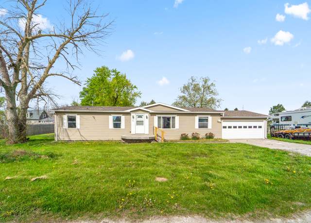 Property at 160 N 3rd St, Mccallsburg, IA 50154, 3 beds, 2 baths