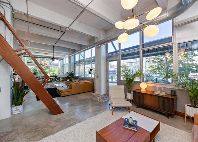Property at 120 SW 5th St #101, Des Moines, IA 50309, 4 beds, 3 baths