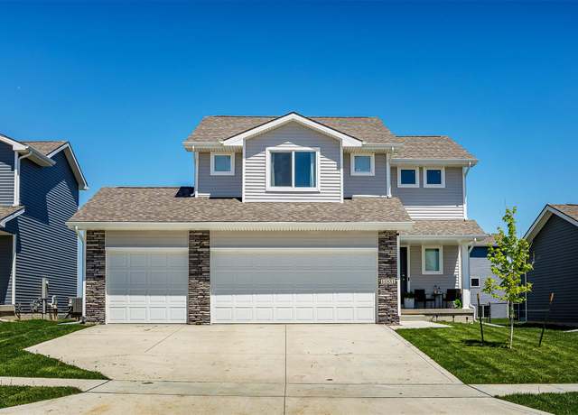 Property at 1001 Willow Valley Dr, Norwalk, IA 50211, 4 beds, 2.5 baths
