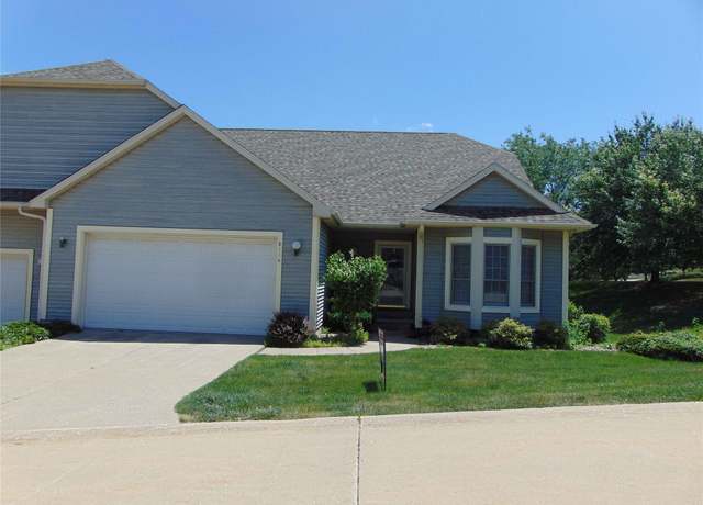 Property at 8114 Cobblestone Ct, Urbandale, IA 50322, 3 beds, 3 baths
