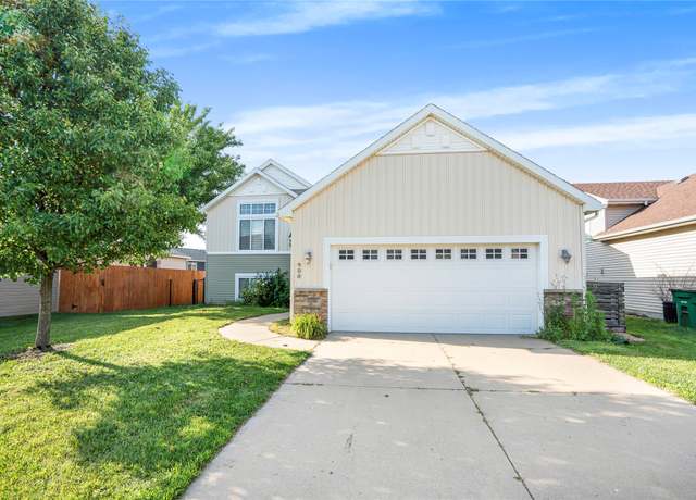 Property at 900 34th St SW, Bondurant, IA 50035, 3 beds, 3 baths