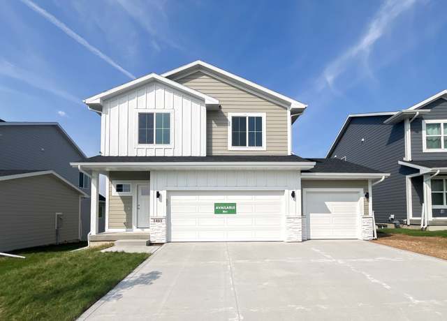 Property at 1461 S 91st St, West Des Moines, IA 50266, 5 beds, 3.5 baths
