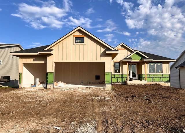 Property at 18048 Tanglewood Dr, Clive, IA 50325, 5 beds, 3 baths