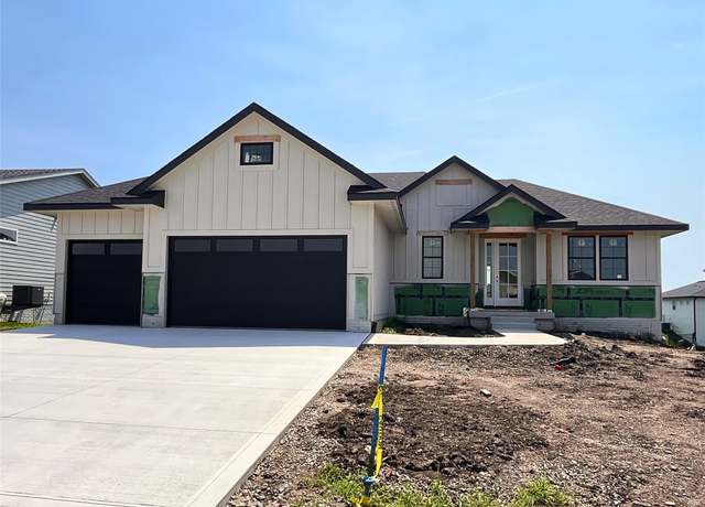 Property at 18048 Tanglewood Dr, Clive, IA 50325, 5 beds, 3 baths