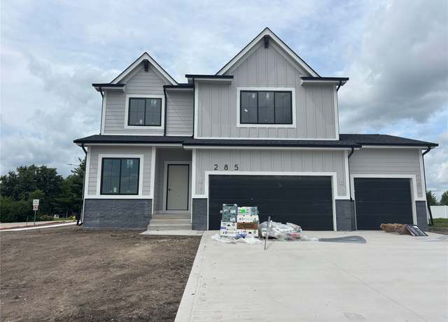 Property at 285 NW Woodmoor Dr, Waukee, IA 50263, 4 beds, 2.5 baths