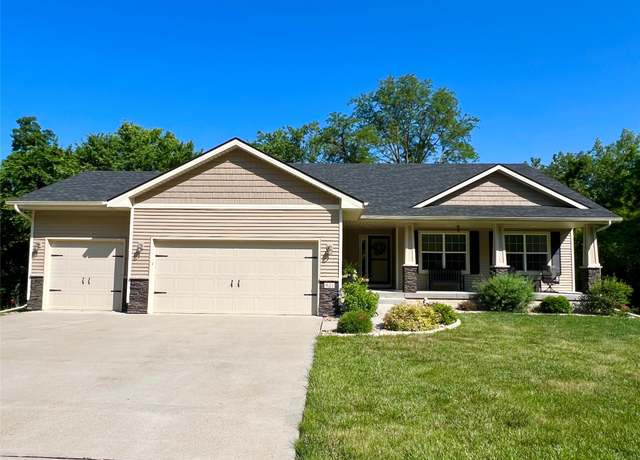 Property at 921 W 22nd St S, Newton, IA 50208, 4 beds, 3 baths
