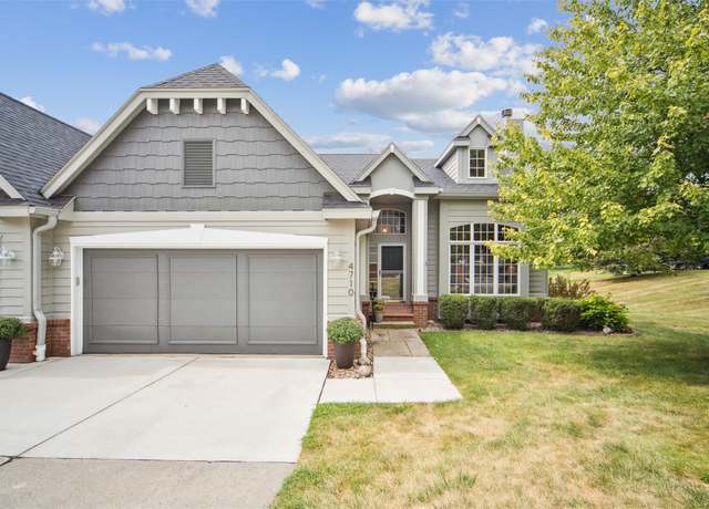 Property at 4710 105th Ct, Urbandale, IA 50322, 3 beds, 3 baths