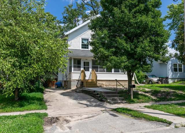 Property at 1241 4th St, Des Moines, IA 50314, 3 beds, 1 bath