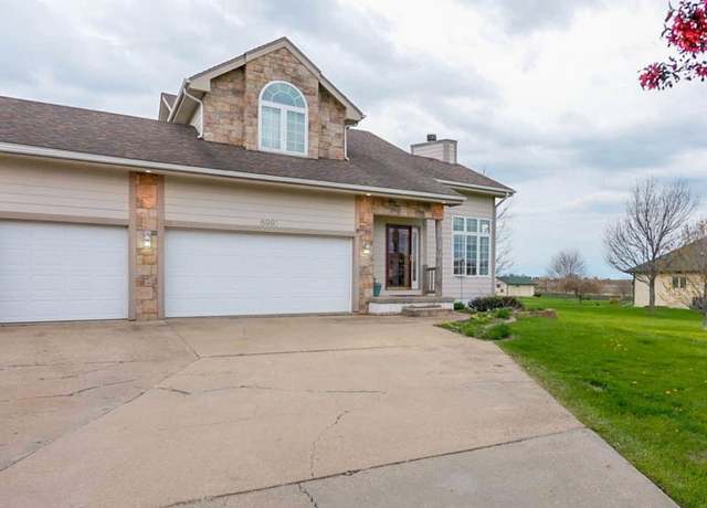 Property at 6991 NE 27th Ave, Altoona, IA 50009, 4 beds, 3.5 baths