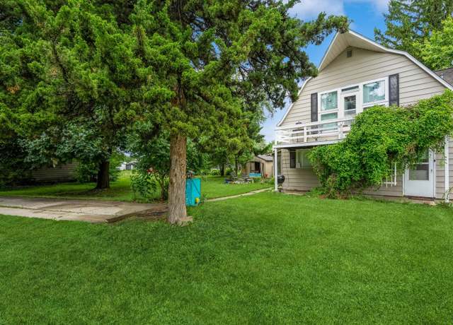 Property at 110 E 20th St N, Newton, IA 50208, 3 beds, 2 baths