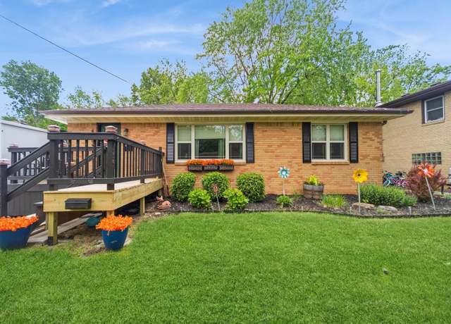 Property at 4022 Clinton Ave, Des Moines, IA 50310, 3 beds, 2 baths