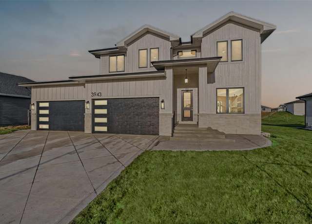 Property at 3943 NW 181st St, Clive, IA 50325, 6 beds, 4.5 baths