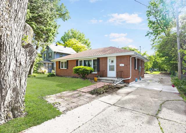 Property at 3517 50th St, Des Moines, IA 50310, 3 beds, 1.5 baths