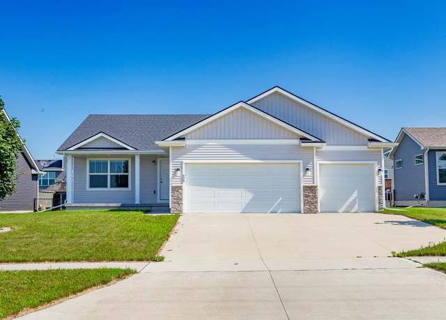Property at 608 NE 56th St, Ankeny, IA 50021, 4 beds, 3 baths