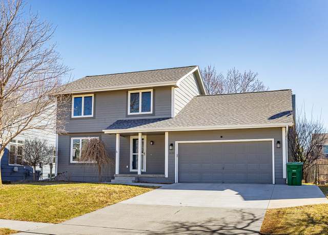 Property at 1111 8th Ave SE, Altoona, IA 50009, 3 beds, 2.5 baths